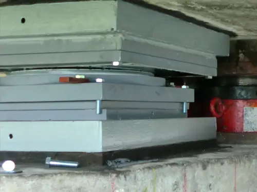 Flat jack in situ.webp